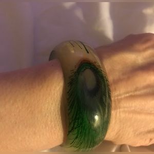 PEACOCK LUCITE BANGLE BRACELET
